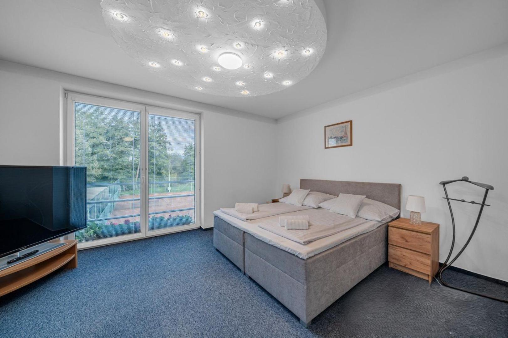 Raketa Residence, Restaurant & Hotel Прьевидза Экстерьер фото
