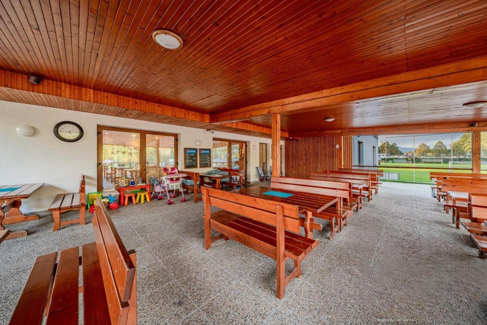 Raketa Residence, Restaurant & Hotel Прьевидза Экстерьер фото