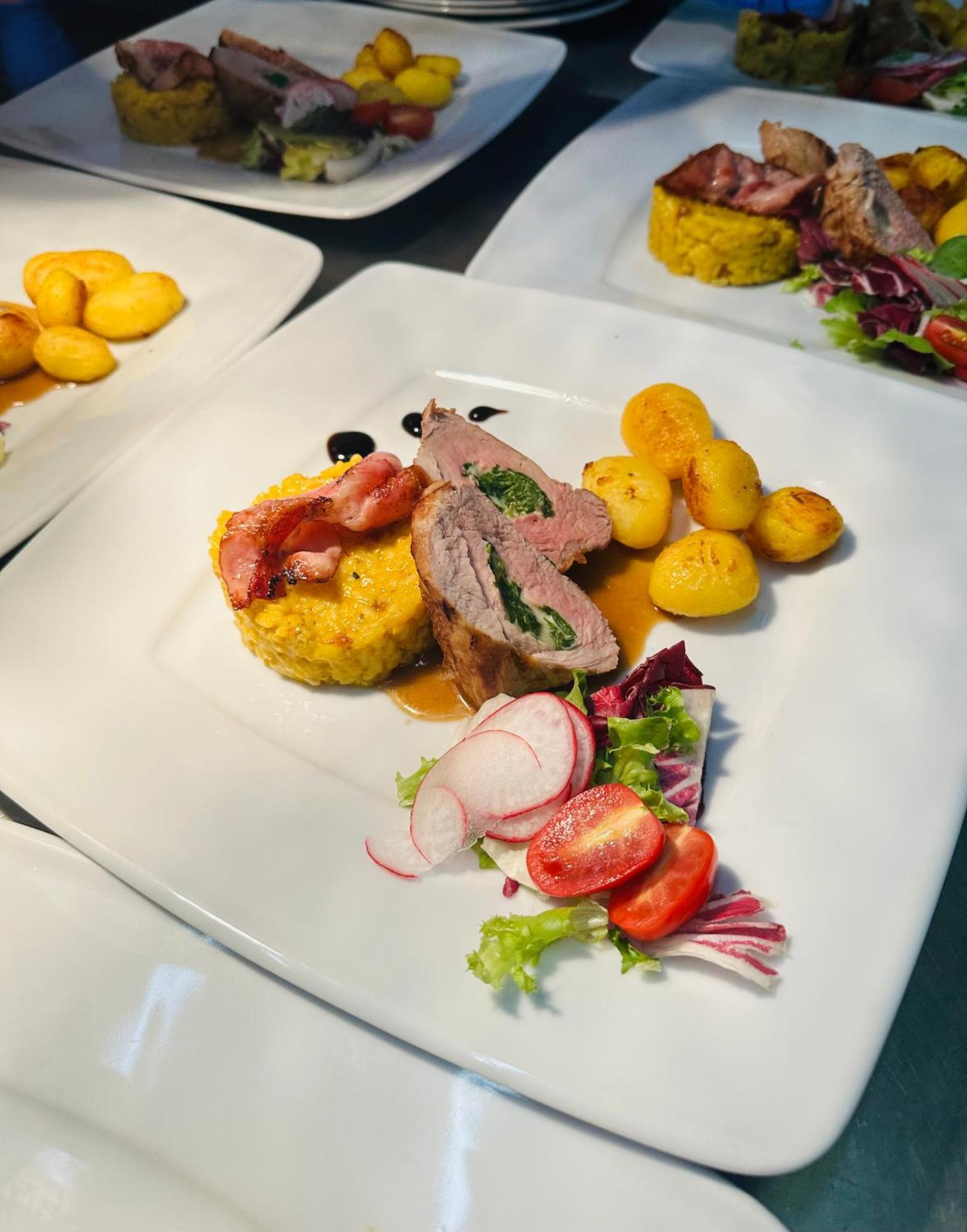 Raketa Residence, Restaurant & Hotel Прьевидза Экстерьер фото