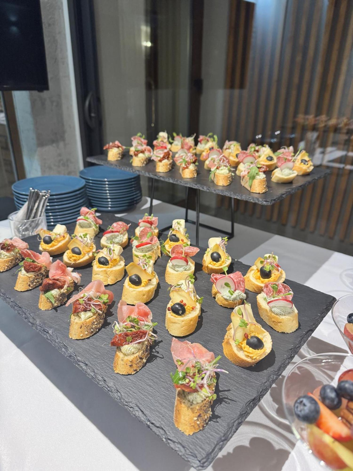 Raketa Residence, Restaurant & Hotel Прьевидза Экстерьер фото