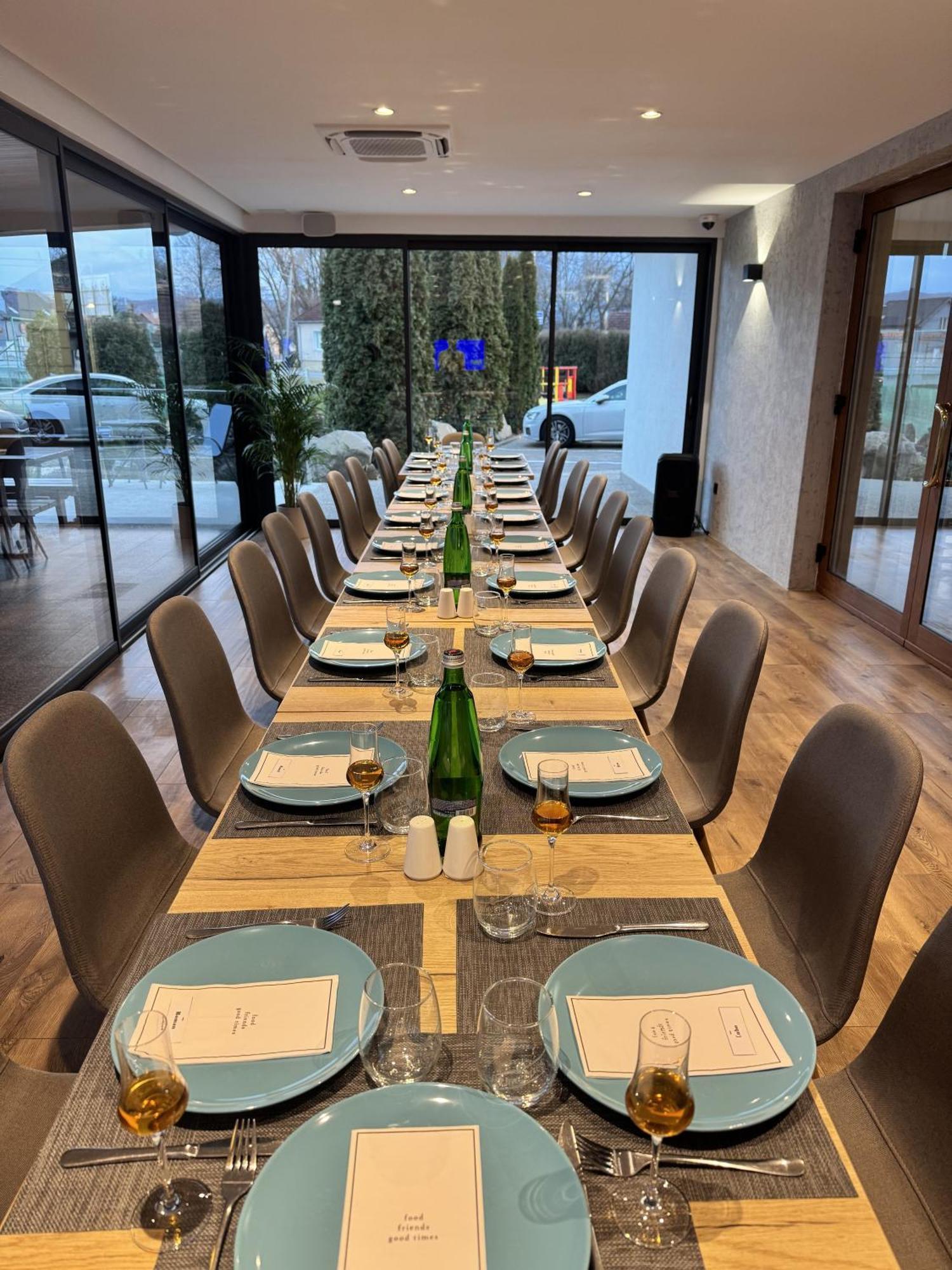 Raketa Residence, Restaurant & Hotel Прьевидза Экстерьер фото